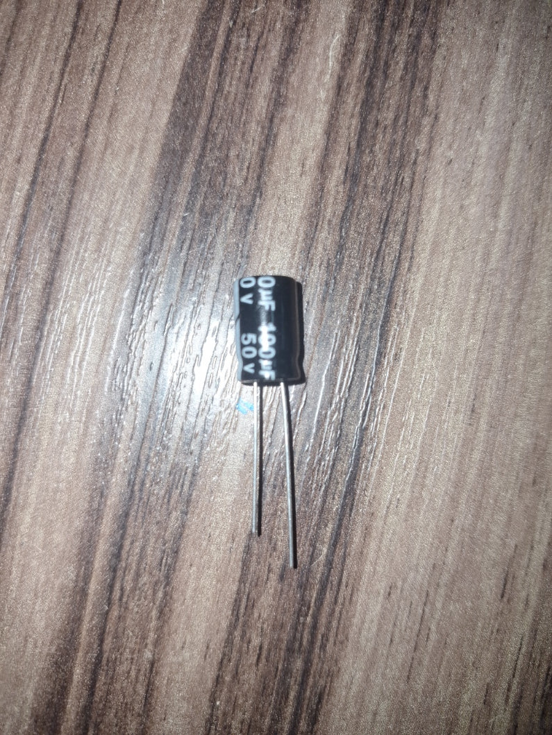 Capacitor eletrolítico 100uF 50V